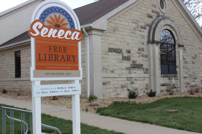 Library Seneca, KS